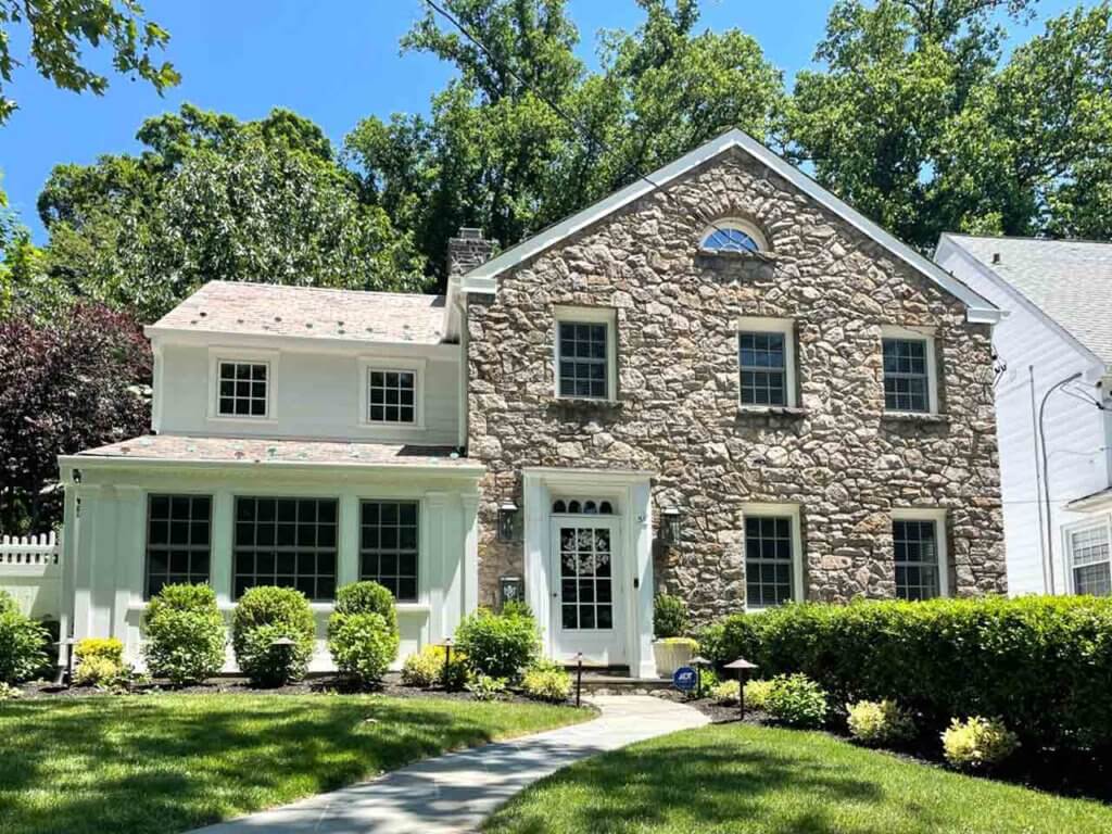 James Hardie siding and rock wall on home in Mount Vernon