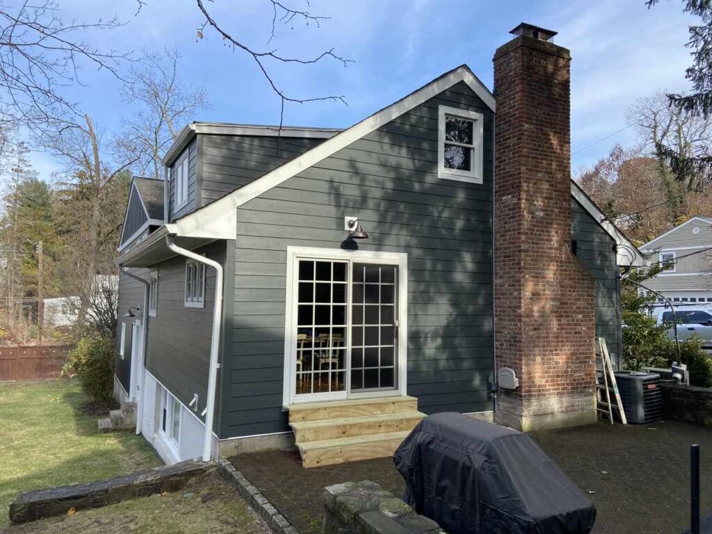 Blue JamesHardie siding on home on Tarrytown