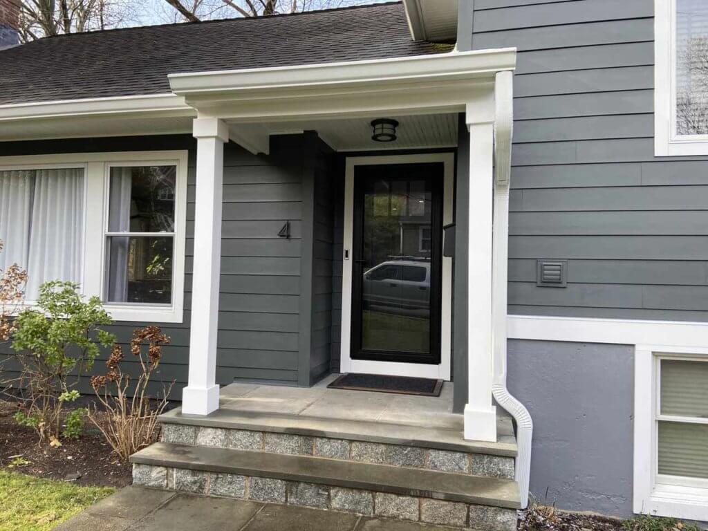 Blue JamesHardie siding on home on Tarrytown