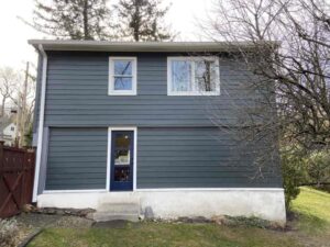 Blue JamesHardie siding on home on Tarrytown