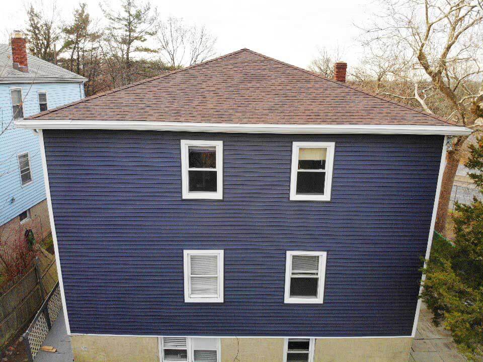 side view of Royal vinyl siding replacement